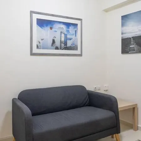 Away From Home: Cozy Apartment