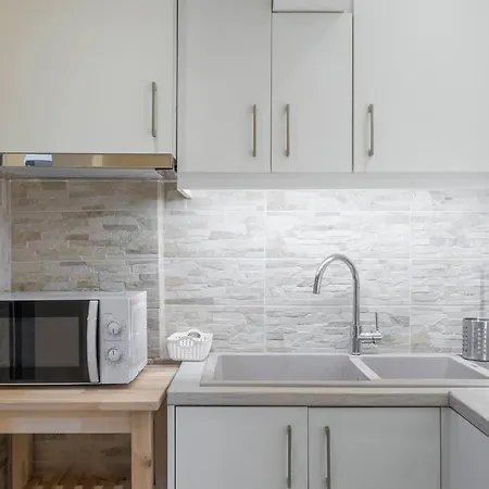 Apartment Away From Home: Cozy *